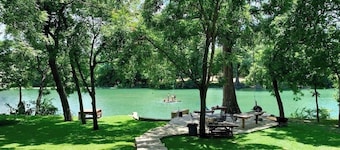 Riverfront House på Guadalupe-3BR W / Opt 4BR -Texas Hill Country-Day's Away House