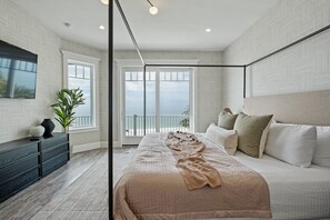 8 slaapkamers, een bureau, een strijkplank/strijkijzer, gratis wifi