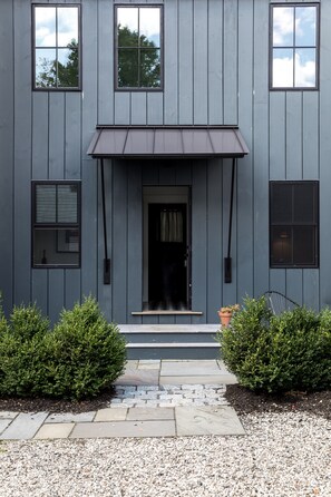 تفاصيل الفندق من الخارج