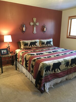 4 多间卧室、熨斗/熨衣板、WiFi、床单