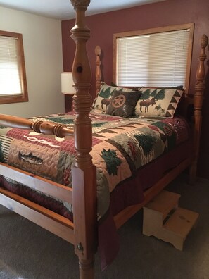 4 habitaciones, tabla de planchar con plancha, wifi y ropa de cama 