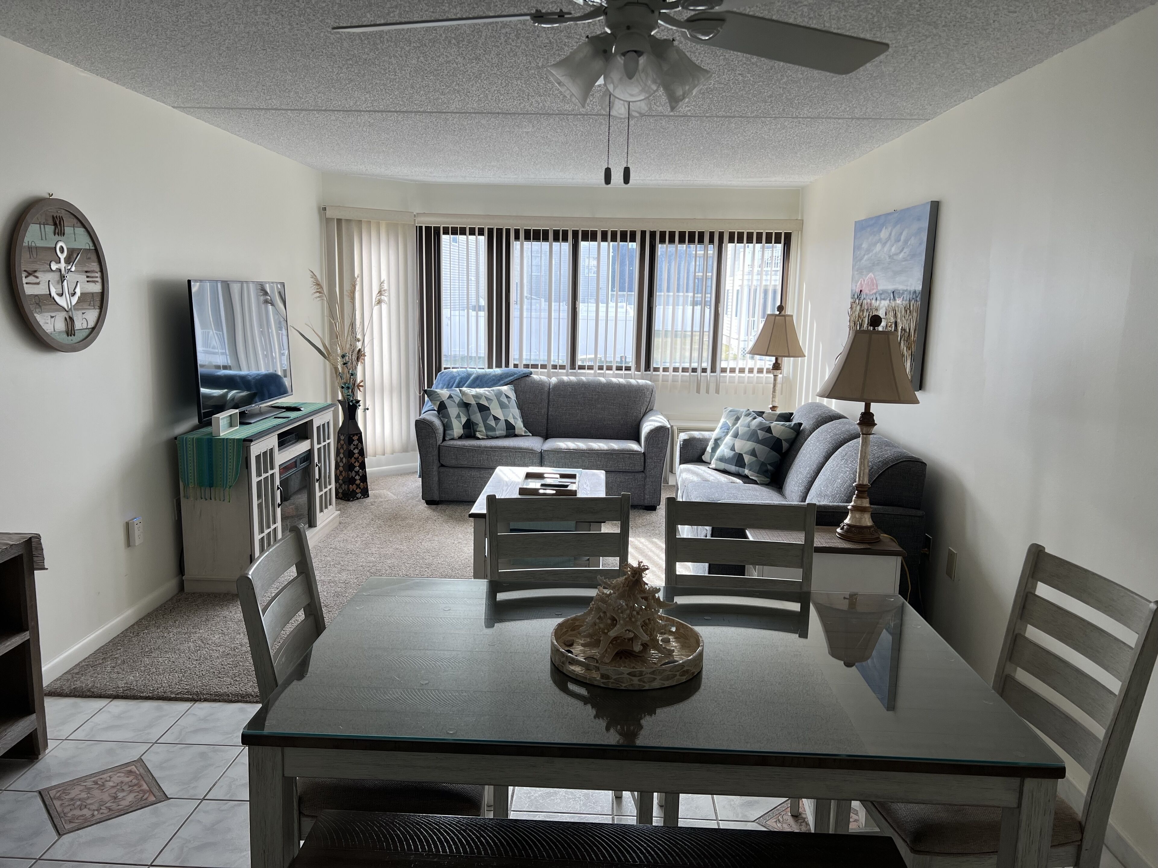 Beautiful Beach Getaway - Beachfront 2 bedroom  w/ pools & renovated kitchen.