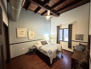 13 chambres, bureau, fer et planche Ă repasser, Wi-Fi gratuit