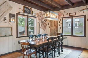 Dining - WOW Huge Catfish Lake Home 13br 5ba, Sleeps 26, Eag River Chain/weddings/events (Eagle River)