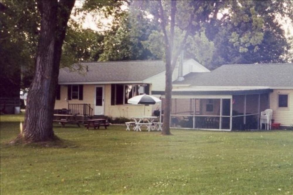 Cabin on 150 Ft. of Beautiful Lake Minnewaska! One of the sandiest Lakes in MN!