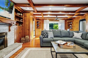 Smart TV, fireplace, DVD player, books