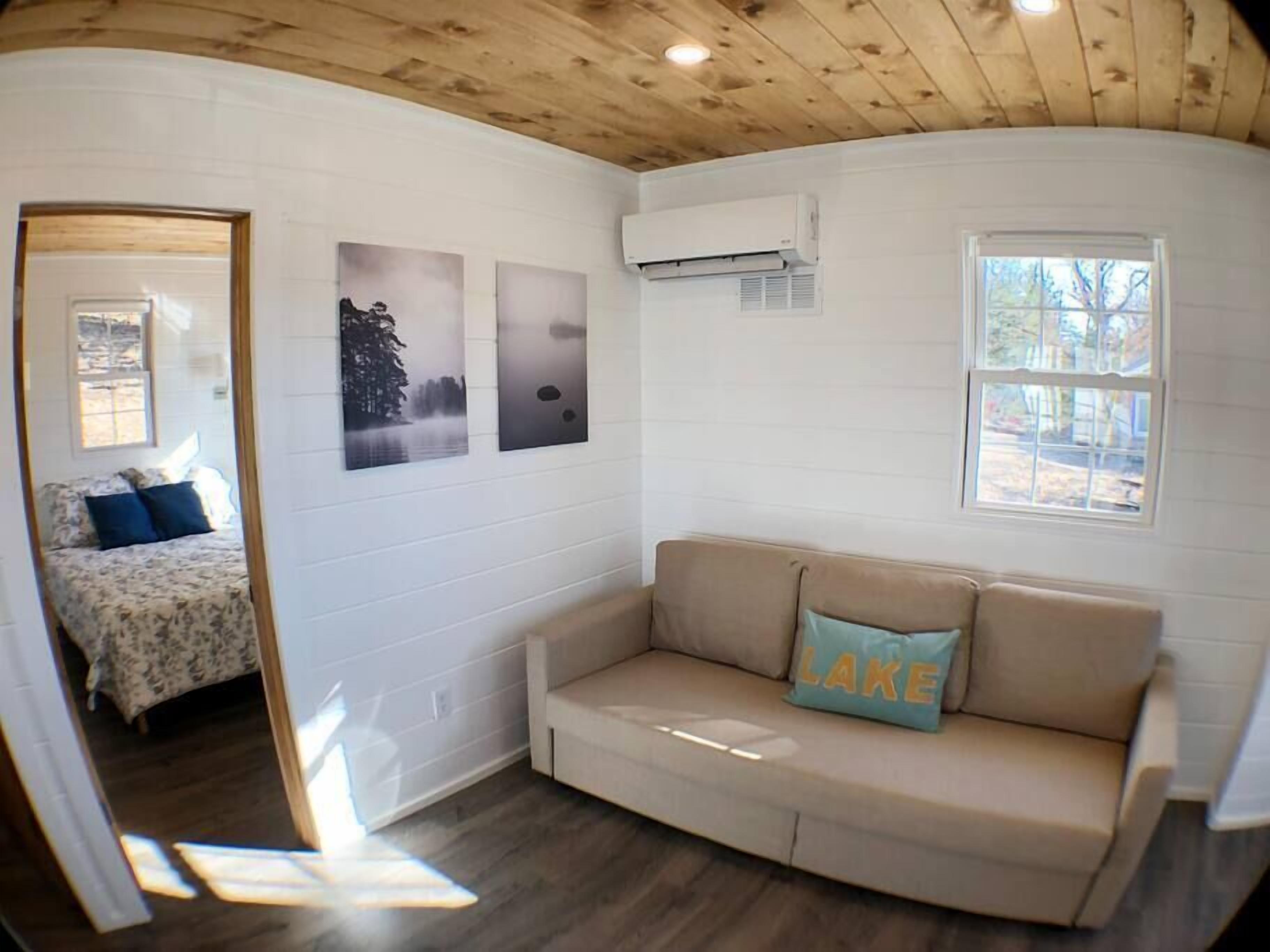 Cabin No. 4 @ The Old Swiss Village - Lake Views!