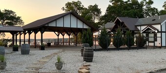 Cabin No. 4 @ The Old Swiss Village - Lake Views!