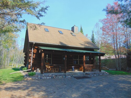 Log cabin on beautiful Keyes Lake