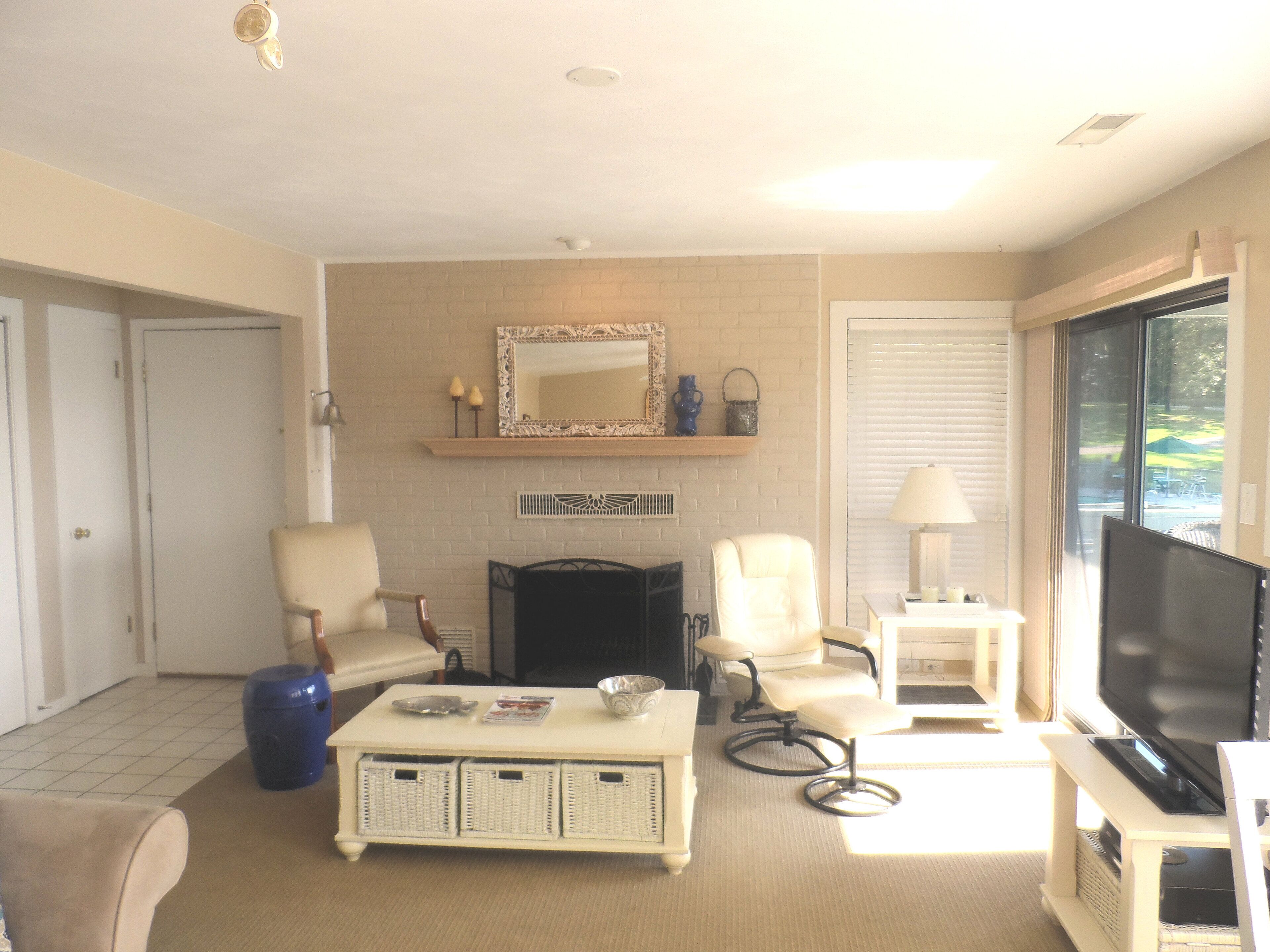 Lower summer Rates at a Spectacular Waterfront Resort.  Come have fun 