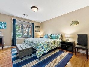 3 slaapkamers, een strijkplank/strijkijzer, gratis wifi, beddengoed