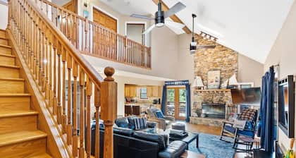 Grand Beach Getaway – Hot Tub, Fire Pit & walk to the Lake | Weekend Restoration