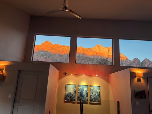  Beautiful Home with private Infinity Edge Pool 2 miles to ZNP main entrance