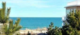 Bella Oceanside 5 BR, terza casa dalla spiaggia privata, Great Ocean Views