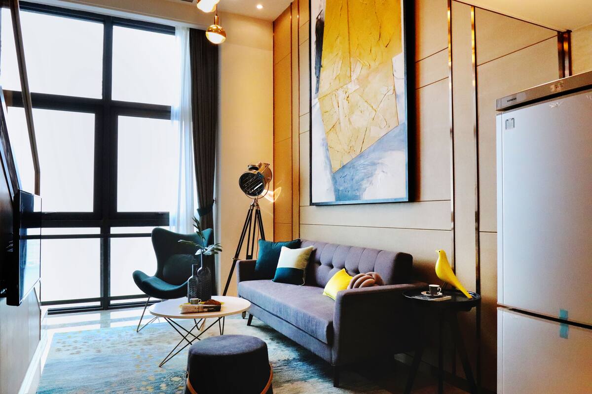 Nhà Duplex tiện nghi đơn giản, 1 giường cỡ queen, hút thuốc, quang cảnh sông | Bộ đồ giường cao cấp, chăn bông