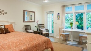 Classic Apartment, 1 Queen Bed, Non Smoking | Iron/ironing board, WiFi (free), individually decorated - 88 S. Ocean Blvd (Delray Beach)