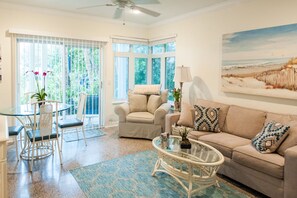 Classic Apartment, 1 Queen Bed, Non Smoking | Living area | Flat-screen TV - 88 S. Ocean Blvd (Delray Beach)
