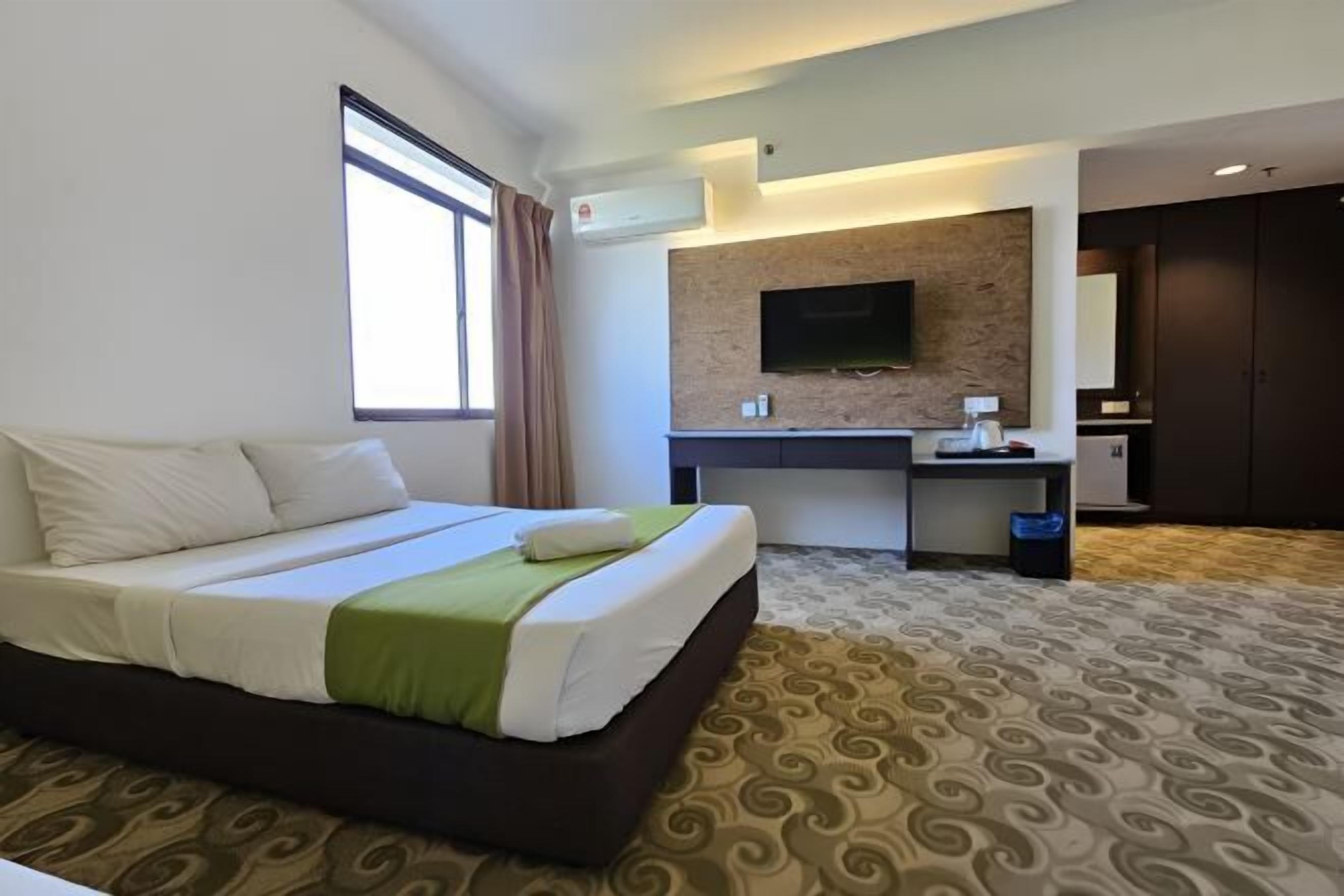 Hochwertige Bettwaren, Zimmersafe, individuell eingerichtet