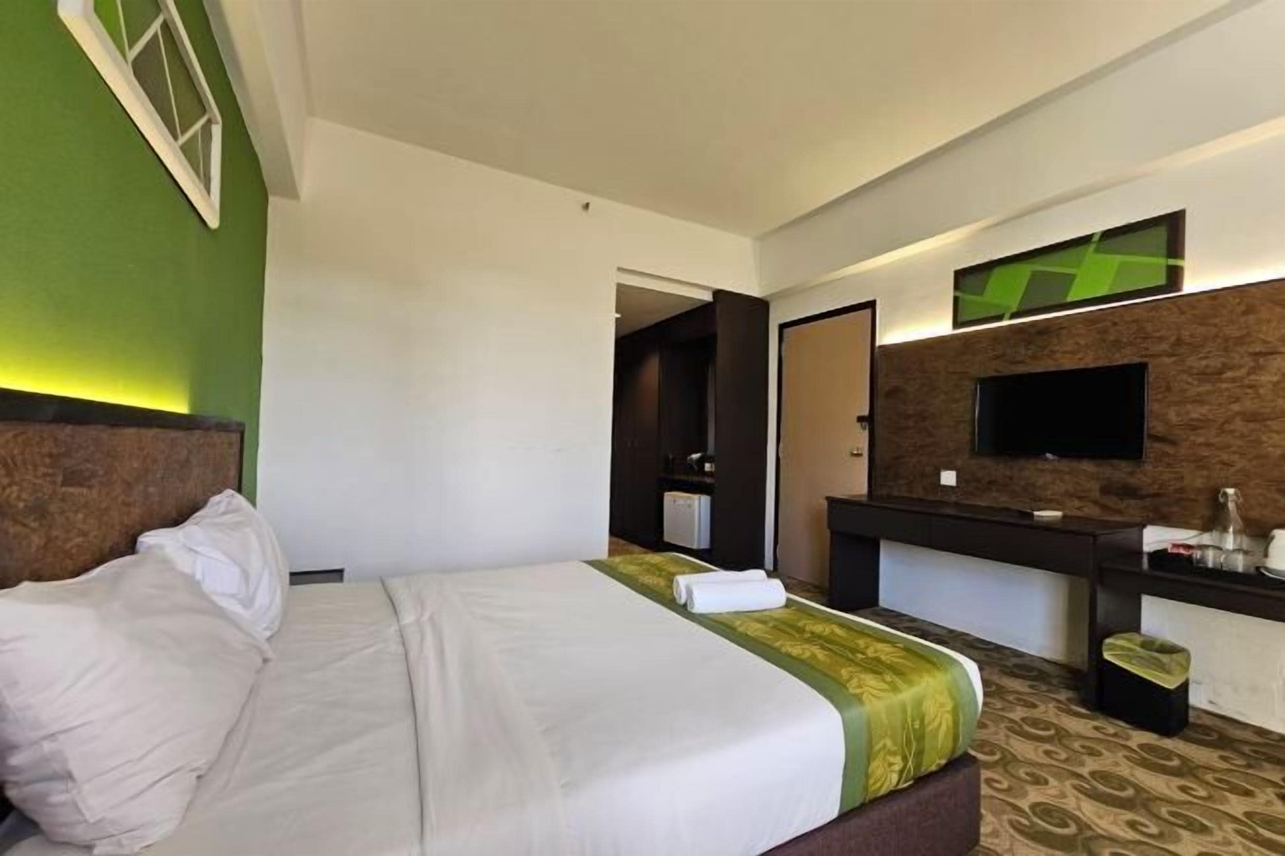 Hochwertige Bettwaren, Zimmersafe, individuell eingerichtet