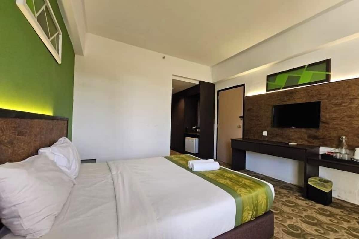 Hochwertige Bettwaren, Zimmersafe, individuell eingerichtet