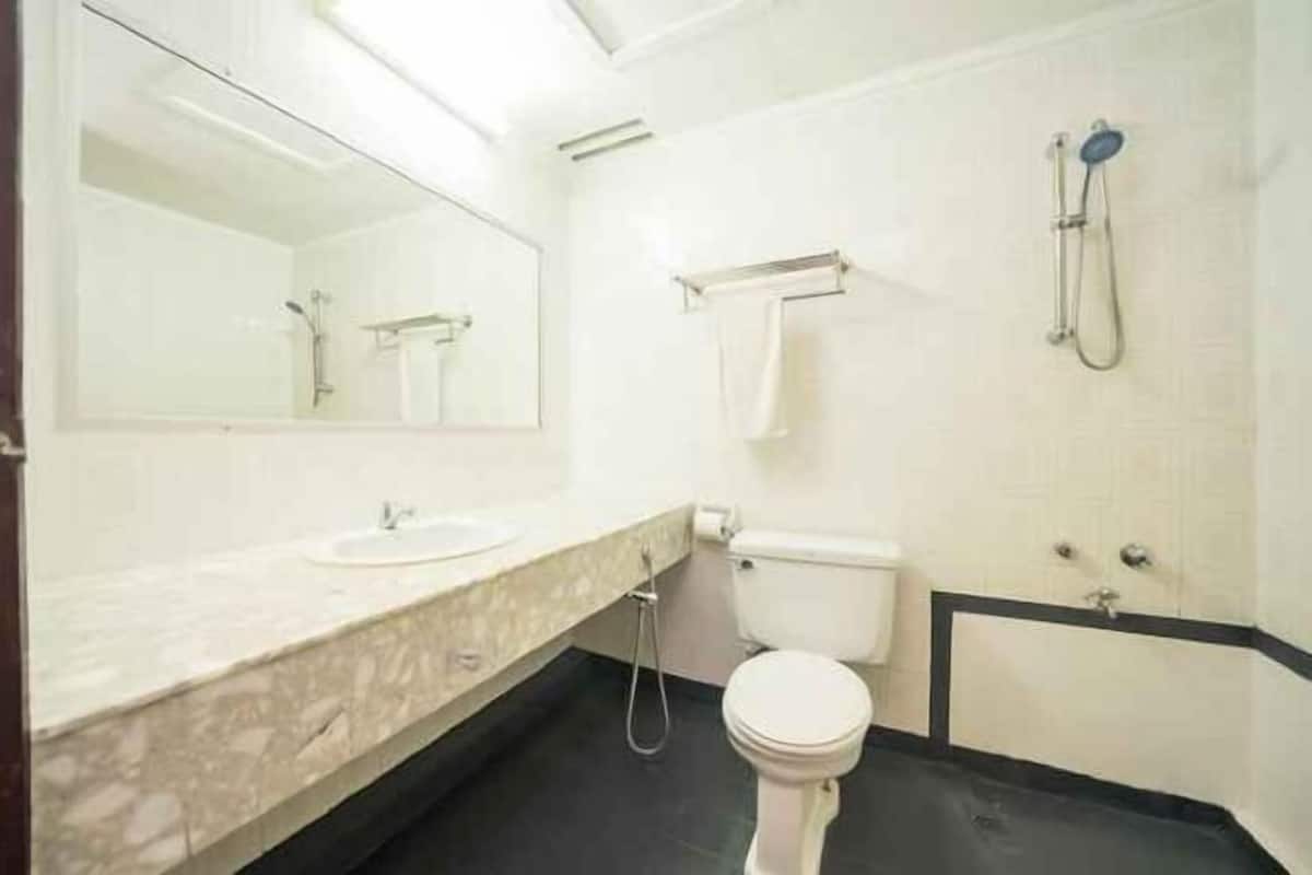 Bagno | Doccia, soffione a pioggia, asciugacapelli, bidet