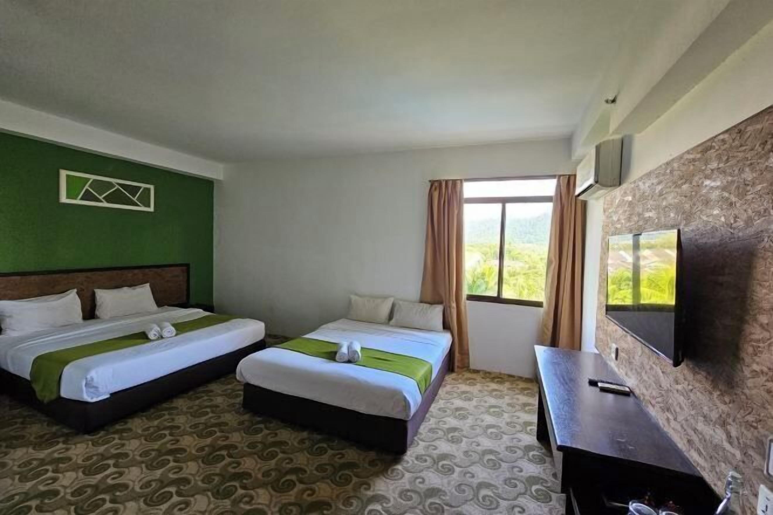 Hochwertige Bettwaren, Zimmersafe, individuell eingerichtet