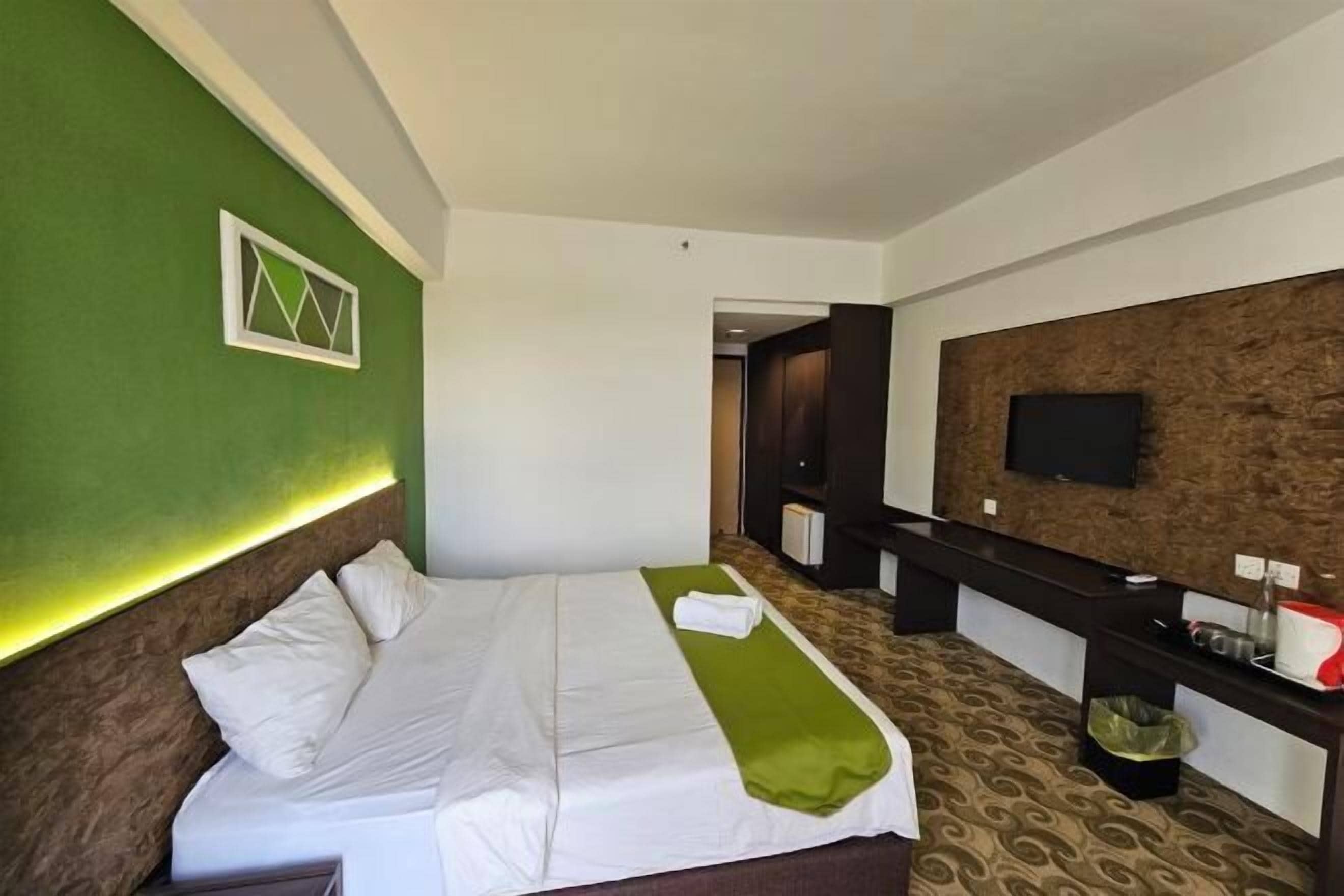 Hochwertige Bettwaren, Zimmersafe, individuell eingerichtet