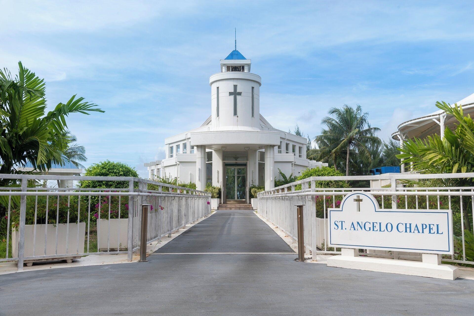 outdoor banquet area
