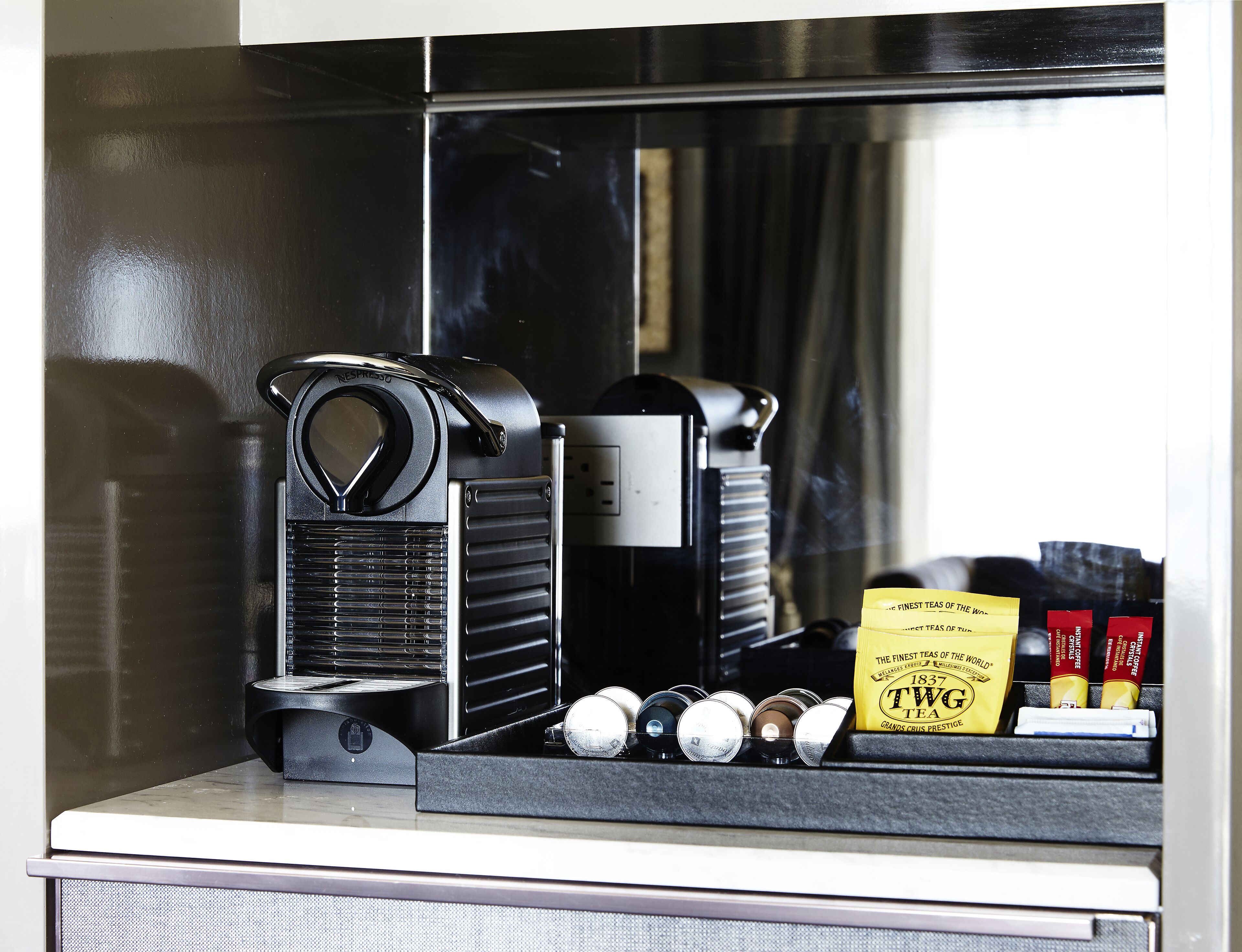 prestige suite room, ocean view | coffee and/or coffee maker