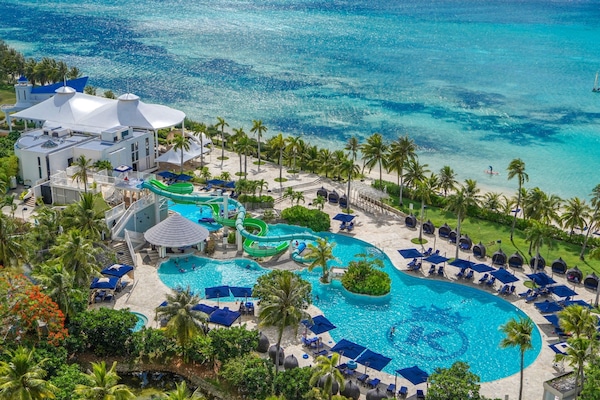 Outdoor pool, free cabanas