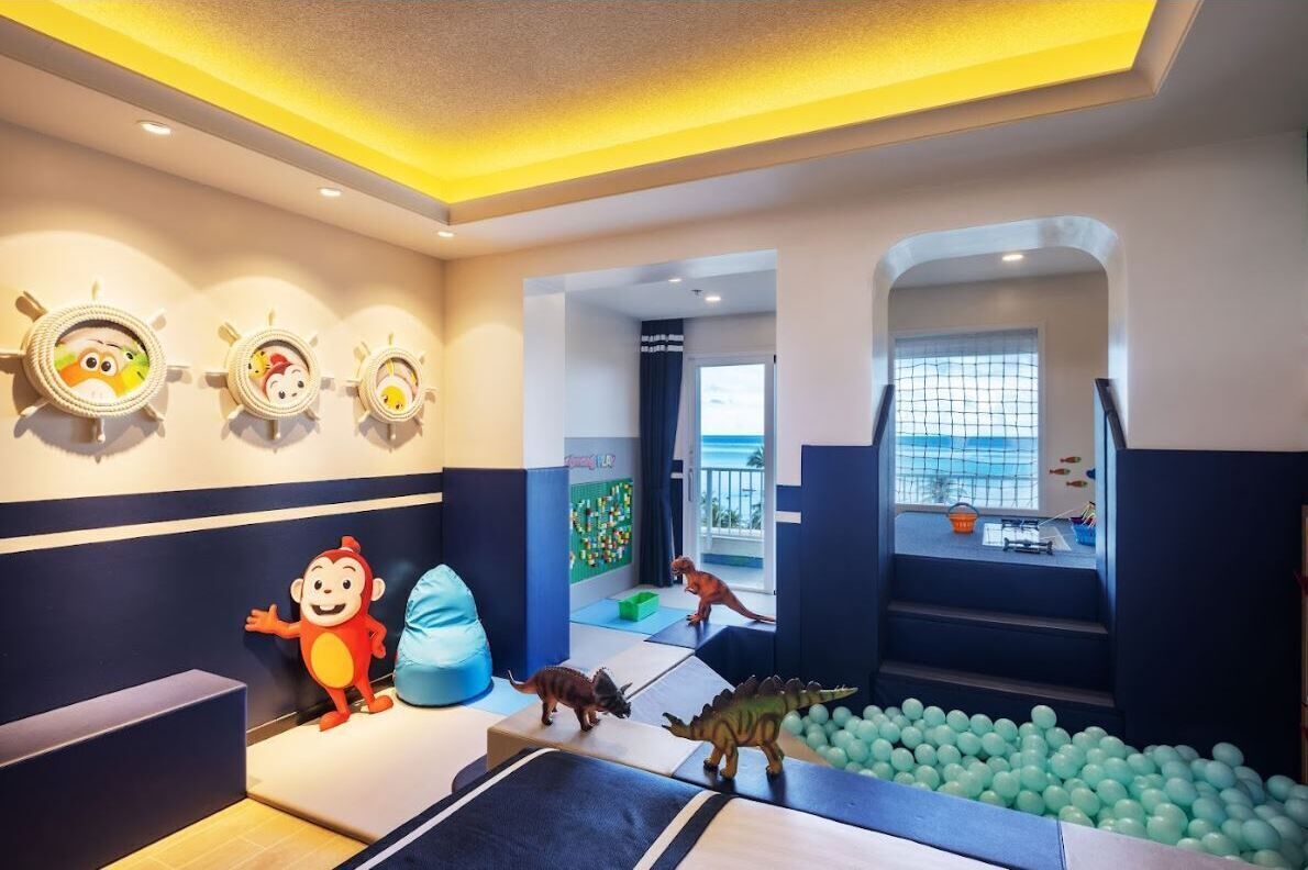 twin room, ocean view | minibar, in-room safe, desk, blackout curtains