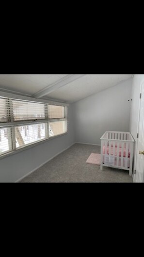 2 habitaciones, decoración personalizada y muebles diferentes 