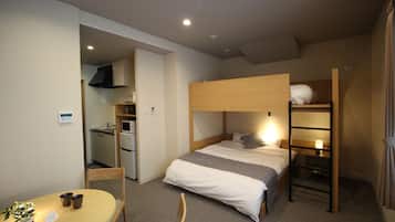 Blackout drapes, free WiFi, bed sheets
