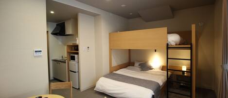 Blackout drapes, free WiFi, bed sheets