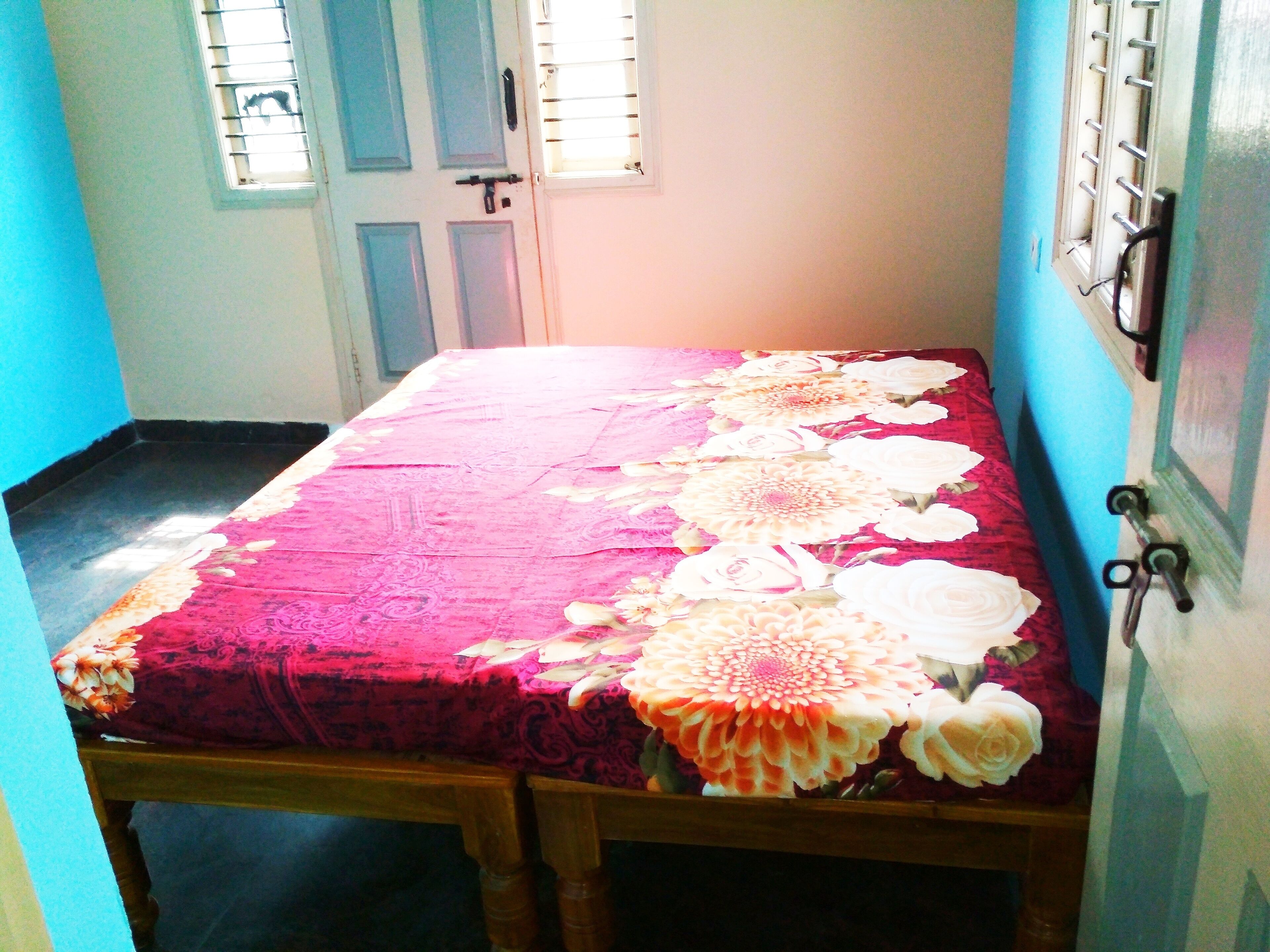 3 BHK Property accomodates 8 people