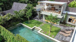 Outdoor pool, pool loungers