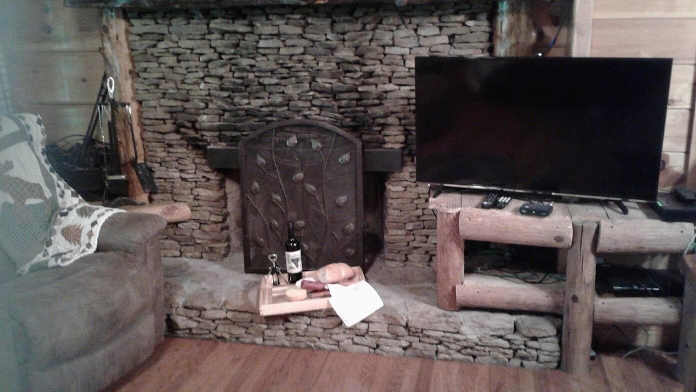 Hilltop Haven Cabin: Mountain Log Cabin With Hot Tub