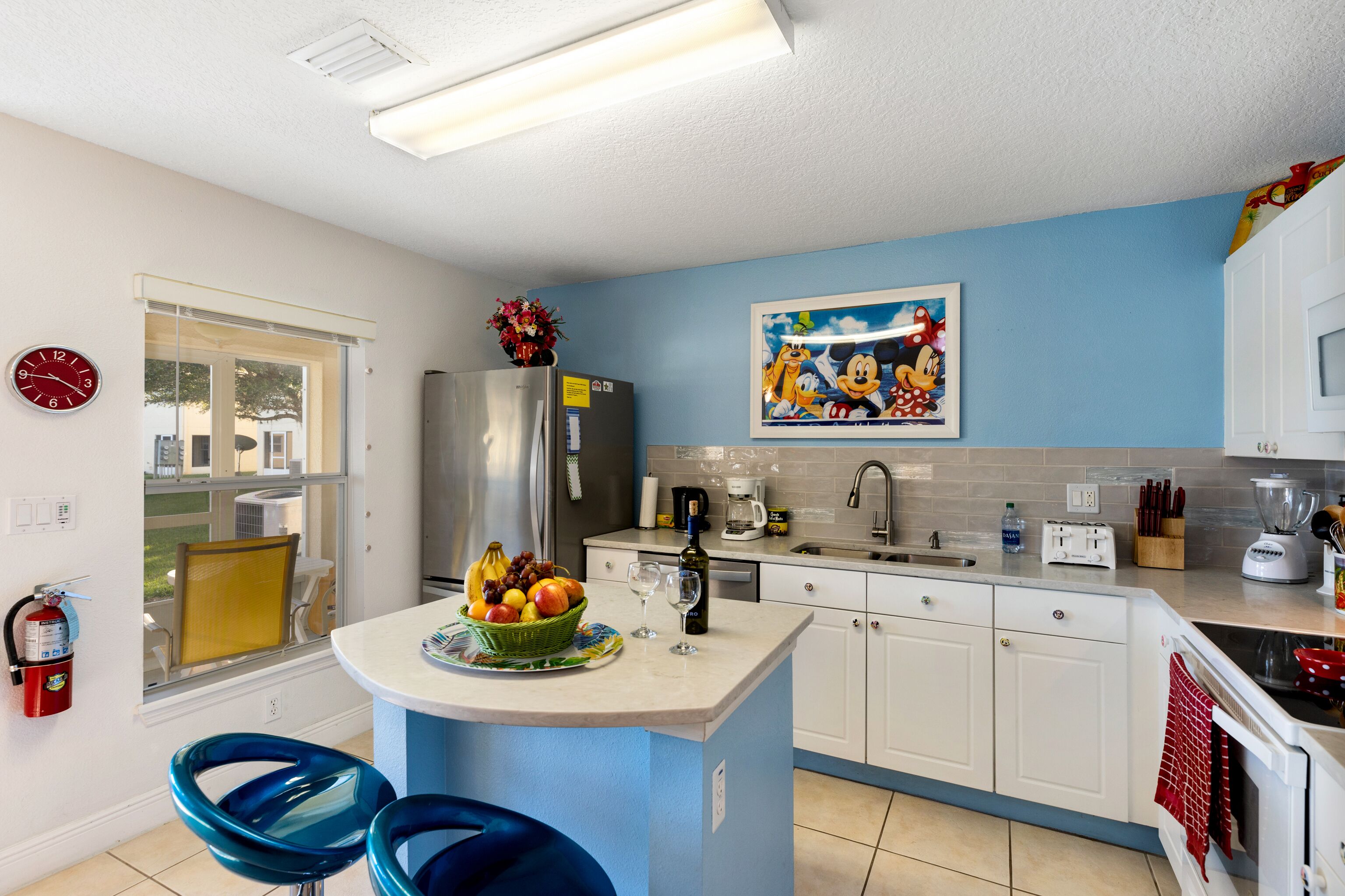 冰箱、微波炉、烤箱、炉灶