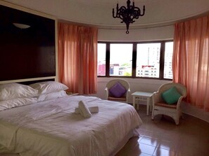 3 bedrooms, iron/ironing board, WiFi, wheelchair access