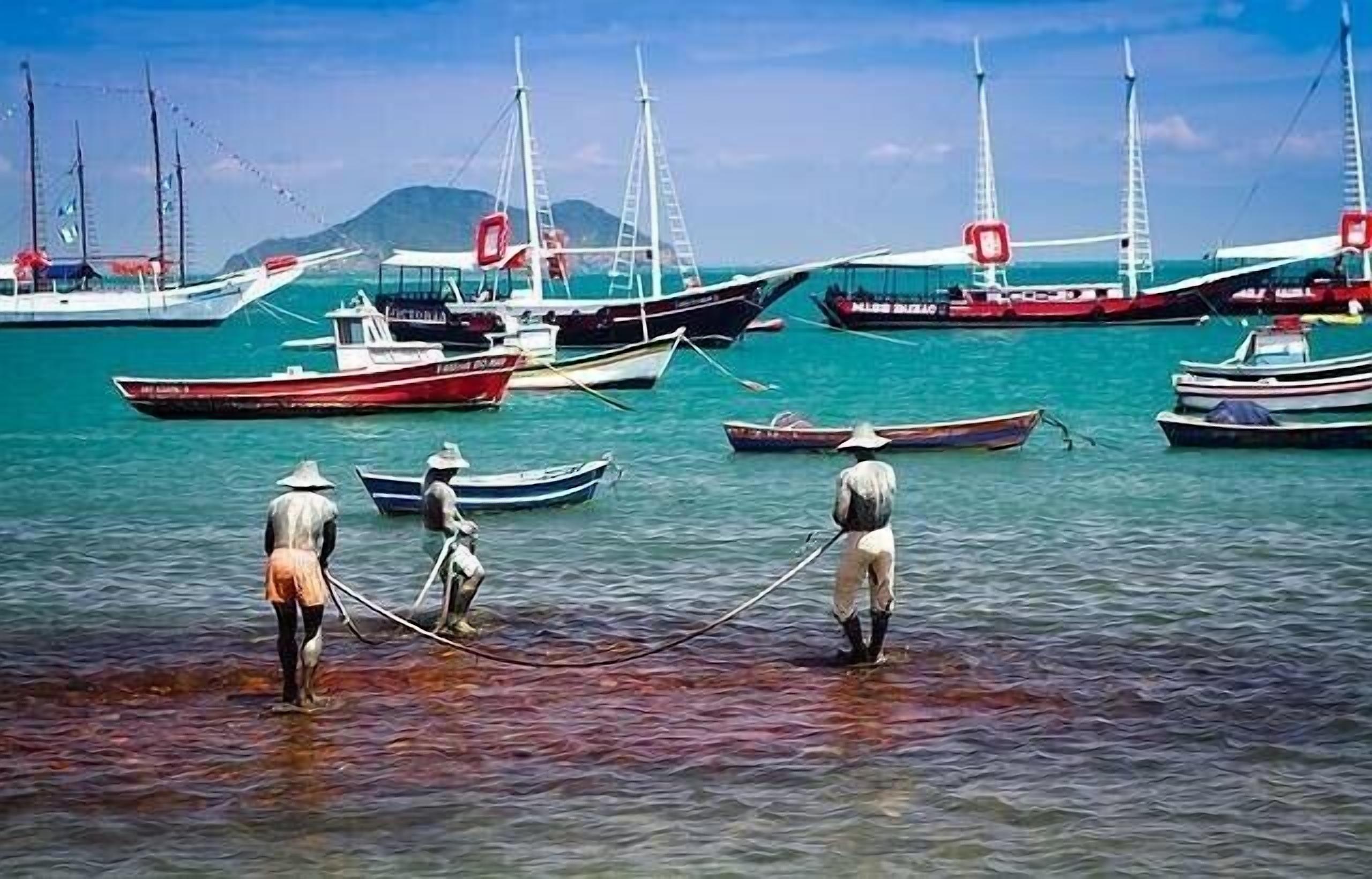 Comfortable house and excellent location 7 minutes from Rua das Pedras. 