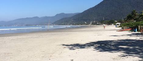 بالقرب من الشاطئ