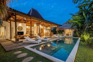 Outdoor pool, pool loungers