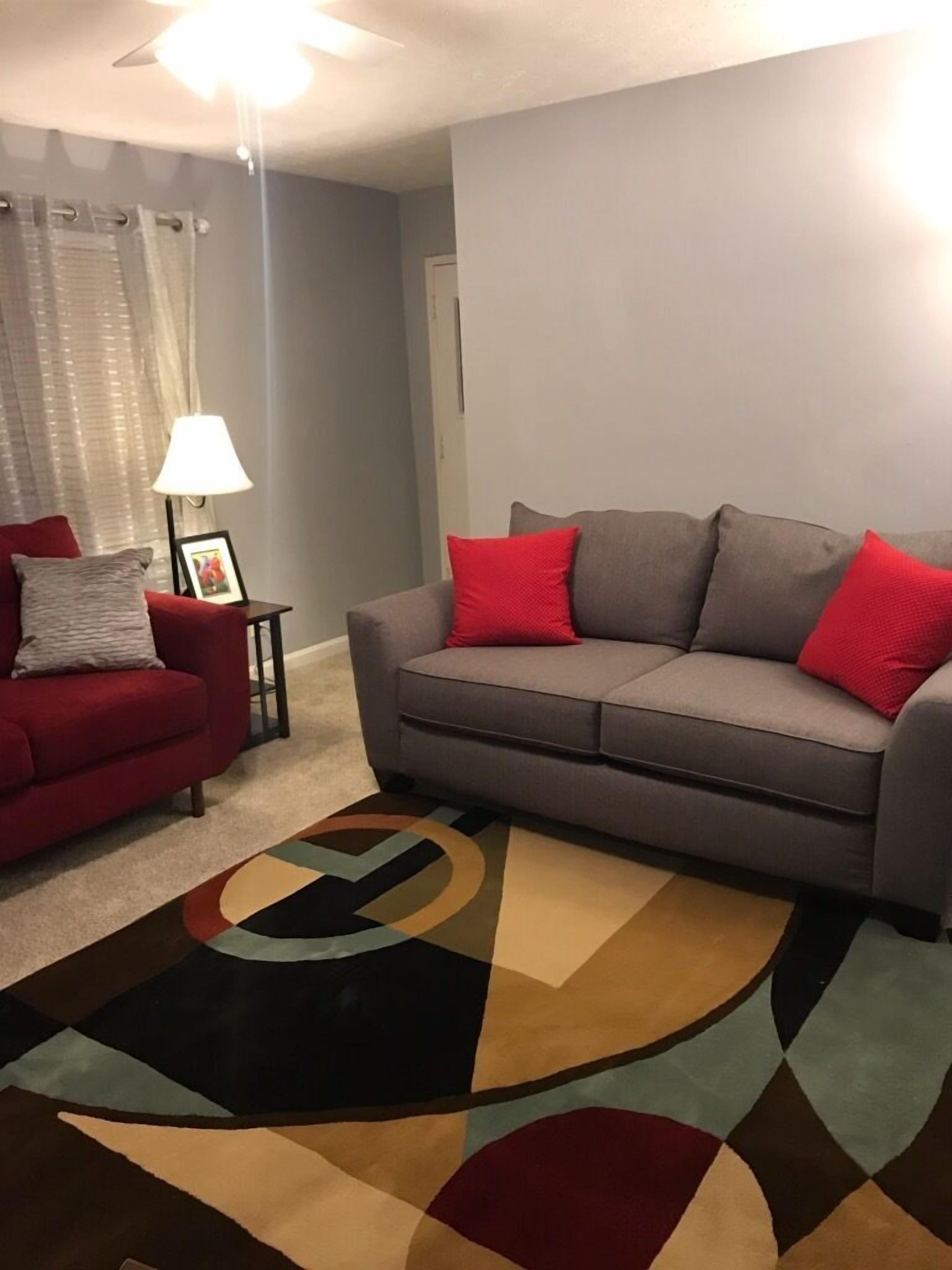 Mercedes Benz/Downtown  Hideaway