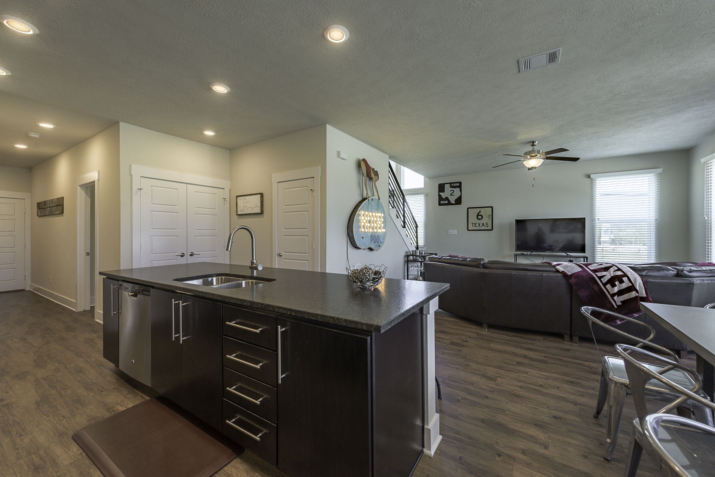 Wonderful, Spacious, Upscale Townhome near Texas A&M University