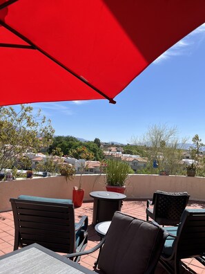 Terrace/patio - Tucson Northwest Foothill Arizona - Pool - Amazing 180 Degree Views (Tucson)