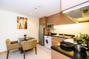 Kühlschrank, Mikrowelle, Wasserkocher, Toaster