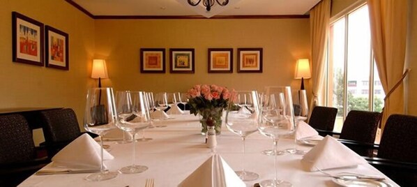 Restaurant - Coronation Hotel (Hoima)