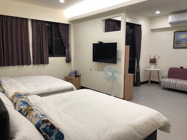 Comfort Quadruple Room, 2 Double Beds - Hygge House (Magong)