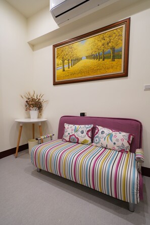 Comfort-Vierbettzimmer, 2 Doppelbetten | Schreibtisch, kostenloses WLAN, Bettwäsche