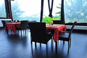 Restaurant - Koi Koi Cultural Village Hotel (Fort Portal)